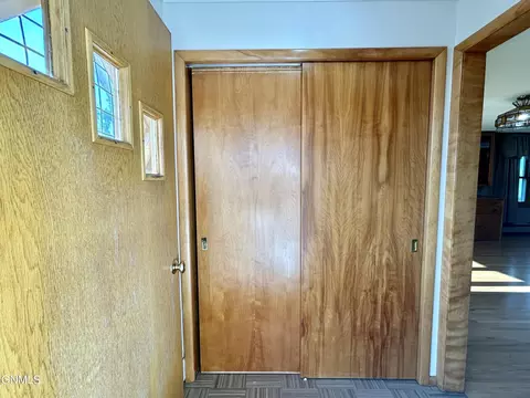 Entry Way - 424 2nd St E, Hunter, ND 58048 photo 1 of 2
