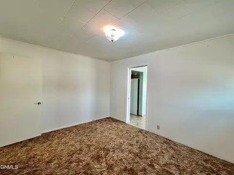 Bedroom - 424 2nd St E, Hunter, ND 58048 photo 4 of 8