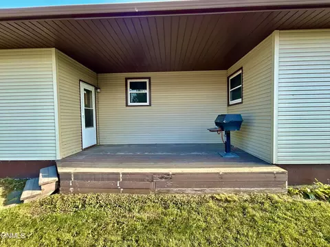 Exterior - 424 2nd St E, Hunter, ND 58048 photo 1 of 3
