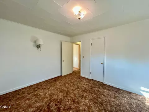 Bedroom - 424 2nd St E, Hunter, ND 58048 photo 1 of 8