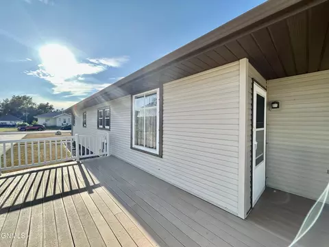 Exterior - 424 2nd St E, Hunter, ND 58048 photo 3 of 3