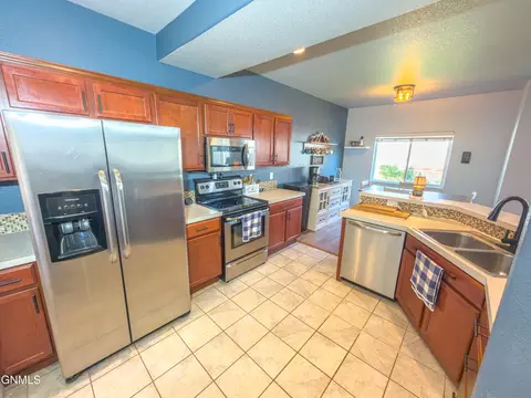 Kitchen - 2804 23rd St W, Williston, ND 58801 photo 3 of 5