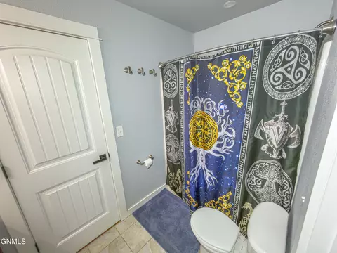 Bath - 2804 23rd St W, Williston, ND 58801 photo 5 of 8
