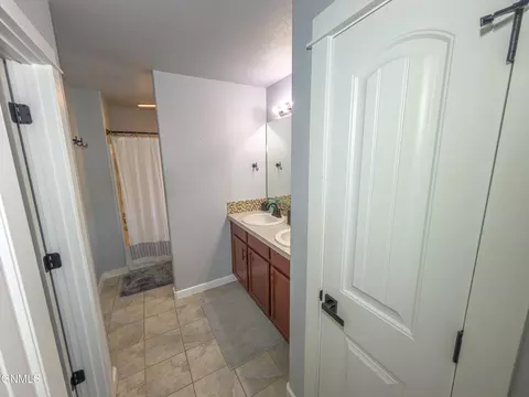 Entry Way - 2804 23rd St W, Williston, ND 58801 photo 2 of 2