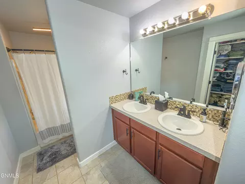 Bath - 2804 23rd St W, Williston, ND 58801 photo 7 of 8