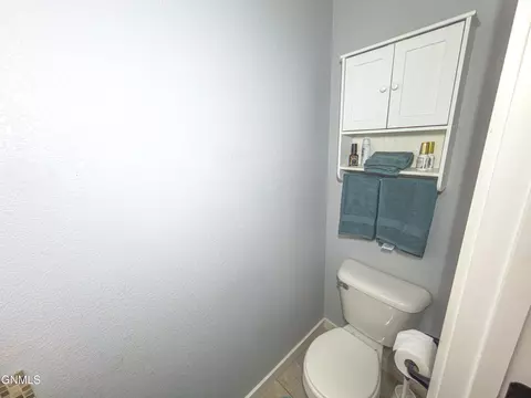 Bath - 2804 23rd St W, Williston, ND 58801 photo 2 of 8