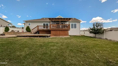 Exterior - 3225 Prairie Commons St, Williston, ND 58801 photo 7 of 12