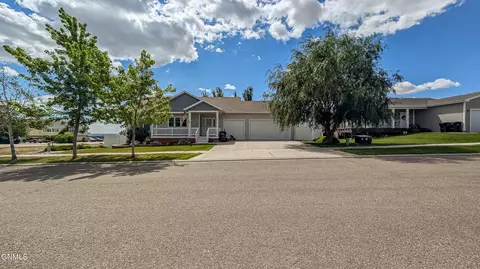 Exterior - 3225 Prairie Commons St, Williston, ND 58801 photo 9 of 12