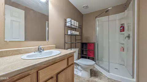 Bath - 3225 Prairie Commons St, Williston, ND 58801 photo 4 of 5