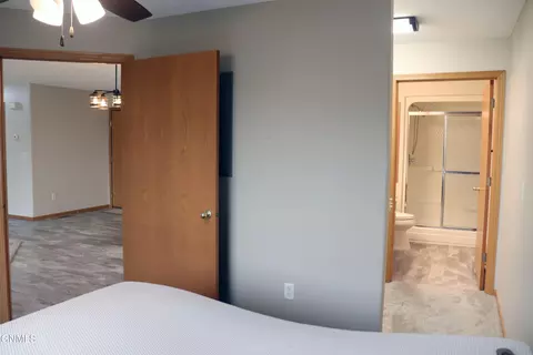 Bedroom - 131 3rd Ave SE, Mandan, ND 58554 photo 4 of 6