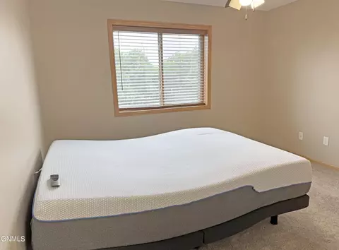 Bedroom - 131 3rd Ave SE, Mandan, ND 58554 photo 2 of 6