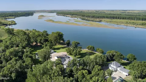 View/Area - 1201 22s Ave SW, Washburn, ND 58577 photo 11 of 16