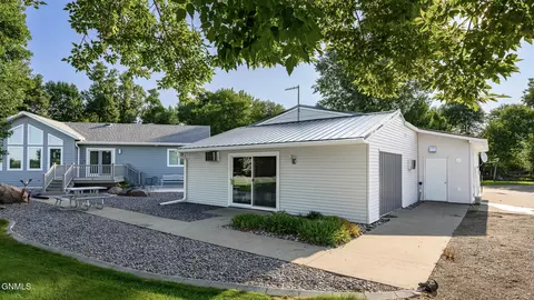 Exterior - 1201 22s Ave SW, Washburn, ND 58577 photo 5 of 13