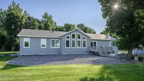 Exterior - 1201 22s Ave SW, Washburn, ND 58577 photo 2 of 13