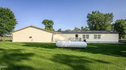 Exterior - 1201 22s Ave SW, Washburn, ND 58577 photo 12 of 13