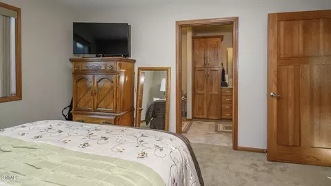 Bedroom - 1201 22s Ave SW, Washburn, ND 58577 photo 5 of 12