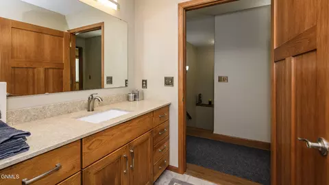 Bath - 1201 22s Ave SW, Washburn, ND 58577 photo 4 of 10