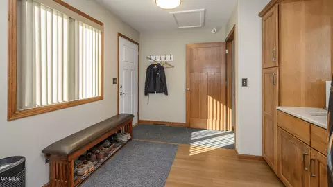 Entry Way - 1201 22s Ave SW, Washburn, ND 58577 photo 3 of 5