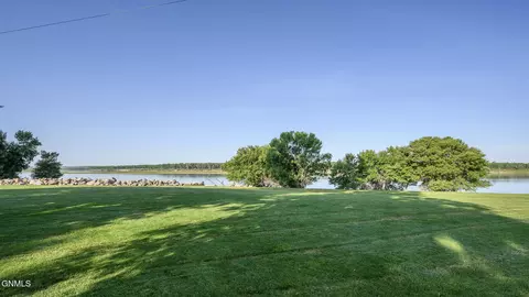 View/Area - 1201 22s Ave SW, Washburn, ND 58577 photo 2 of 16