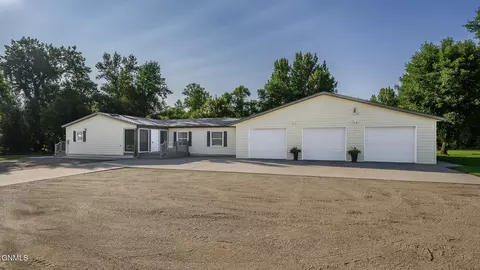 Exterior - 1201 22s Ave SW, Washburn, ND 58577 photo 6 of 13