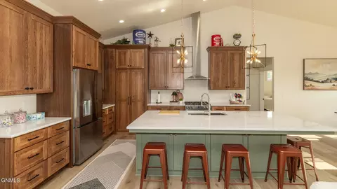 Kitchen - 6717 Selland Loop, Bismarck, ND 58503 photo 3 of 8