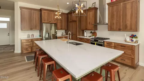 Kitchen - 6717 Selland Loop, Bismarck, ND 58503 photo 4 of 8