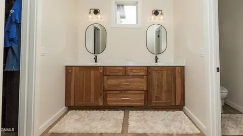 Bath - 6717 Selland Loop, Bismarck, ND 58503 photo 1 of 5