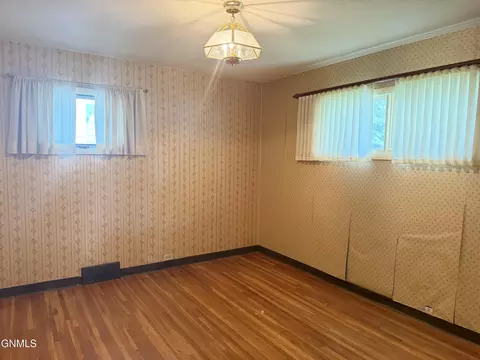 Bedroom - 609 14th Ave W, Williston, ND 58801 photo 3 of 5