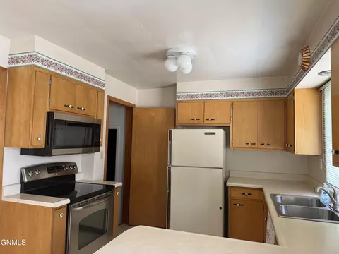 Kitchen - 609 14th Ave W, Williston, ND 58801 photo 1 of 4