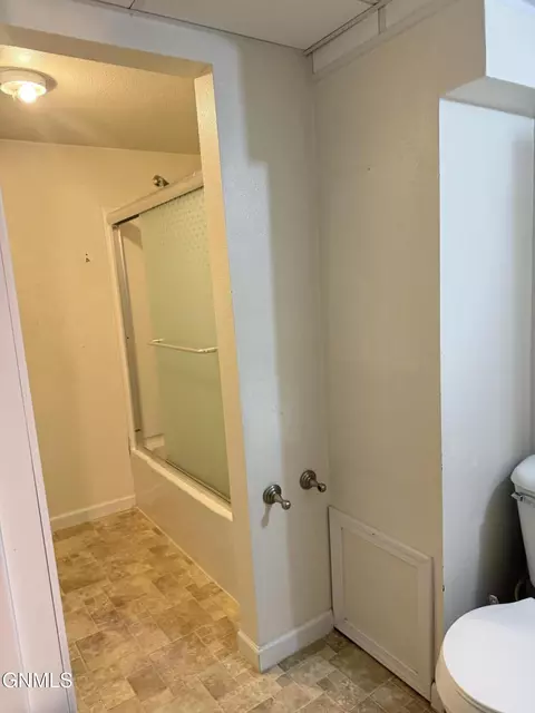 Bath - 609 14th Ave W, Williston, ND 58801 photo 2 of 2