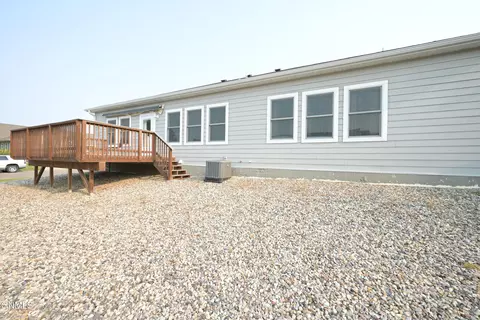 Exterior - 3739 Orange Willow St, Williston, ND 58801 photo 3 of 3