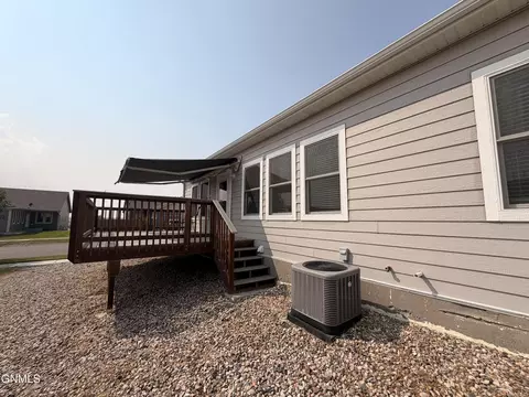 Exterior - 3739 Orange Willow St, Williston, ND 58801 photo 5 of 5