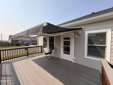 Exterior - 3739 Orange Willow St, Williston, ND 58801 photo 4 of 5