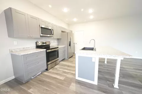 Kitchen - 3739 Orange Willow St, Williston, ND 58801 photo 2 of 7