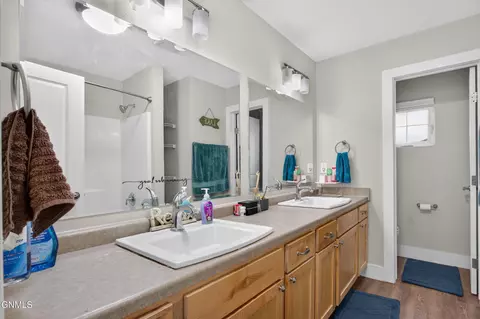 Bath - 2803 28th St W, Williston, ND 58801 photo 1 of 5