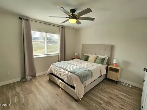Bedroom - 2907 29th Ave W, Williston, ND 58801 photo 3 of 6