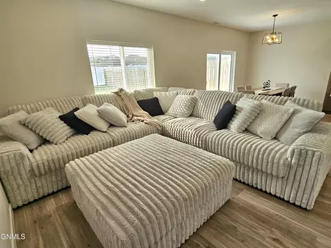 Living - 2907 29th Ave W, Williston, ND 58801 photo 2 of 3