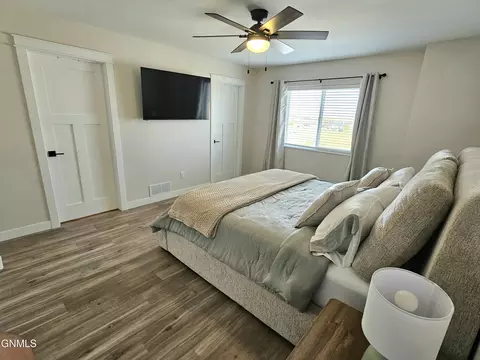 Bedroom - 2907 29th Ave W, Williston, ND 58801 photo 2 of 6