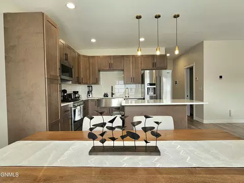 Kitchen - 2907 29th Ave W, Williston, ND 58801 photo 4 of 4