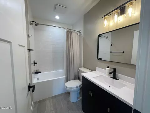 Bath - 717 721 4th Ave W, Williston, ND 58801 photo 1 of 2