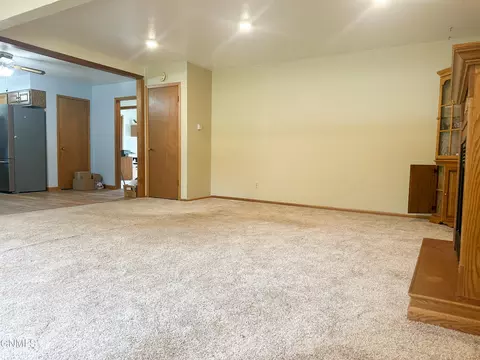 Living - 402 4th Ave SW, Steele, ND 58482 photo 2 of 4