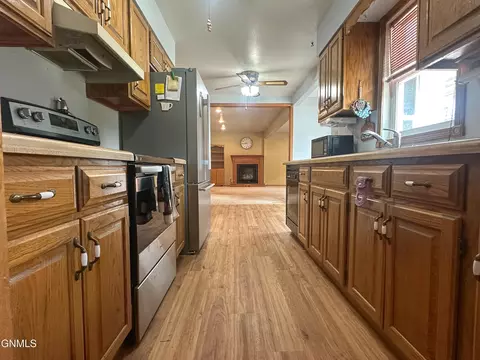 Kitchen - 402 4th Ave SW, Steele, ND 58482 photo 2 of 2