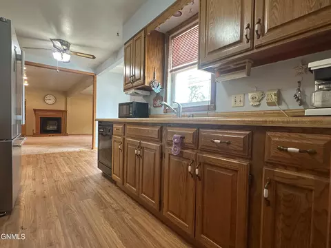 Kitchen - 402 4th Ave SW, Steele, ND 58482 photo 1 of 2