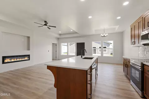 Kitchen - 3330 34th St W, Williston, ND 58801 photo 2 of 3