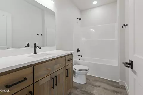 Bath - 3326 34th St W, Williston, ND 58801 photo 1 of 2