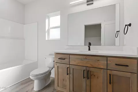 Bath - 3326 34th St W, Williston, ND 58801 photo 2 of 2