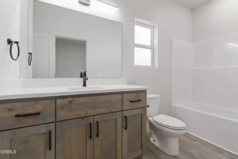 Bath - 3322 34th St W, Williston, ND 58801 photo 2 of 2