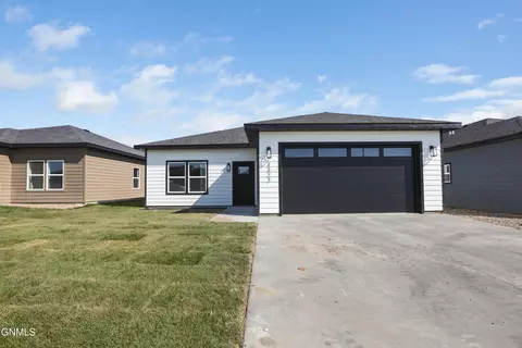 Exterior - 3322 34th St W, Williston, ND 58801 photo 1 of 1