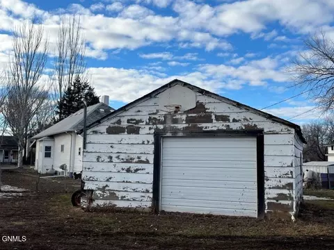 220 2nd Ave E, Mobridge, SD 57601 photo 9