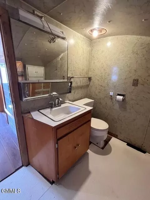 Bath - 710 3rd Ave E, Mobridge, SD 57601 photo 1 of 3